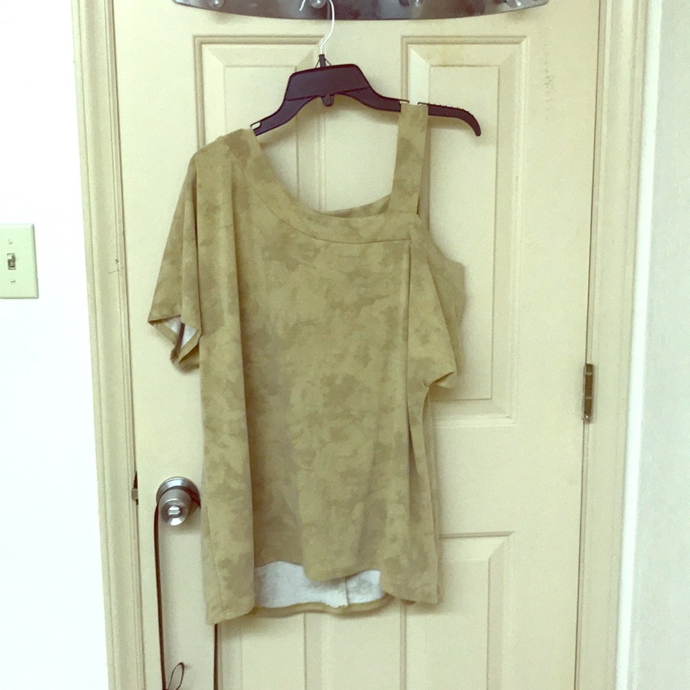 Short sleeve, one cold shoulder blouse